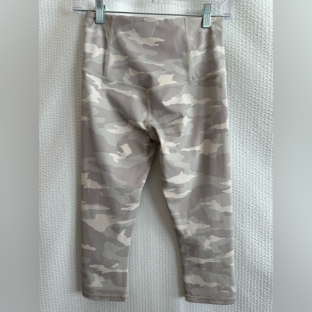 Athleta Elation Camo Women’s Taupe Gray Crop Leggings Size: XS - Picture 2 of 9
